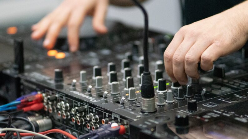 9 Steps to Starting an Entertainment Company